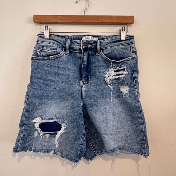 Judy Blue Light Wash High Rise Denim Patch Shorts Size Medium - Picture 2 of 8